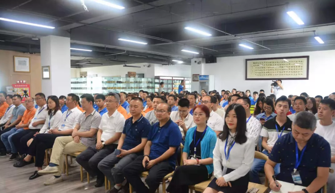 Intergenerational Succession, Everlasting Legacy – Ulupure Holds its First Apprenticeship Ceremony Intergenerational Succession, Everlasting Legacy – Ulupure Holds its First Apprenticeship Ceremony