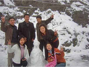 In the Warm Spring of March, Chengdu Ulupure's Spring Outing Activity—a Trek Through Yinchanggou Valley and Jiufeng Mountain—was Held